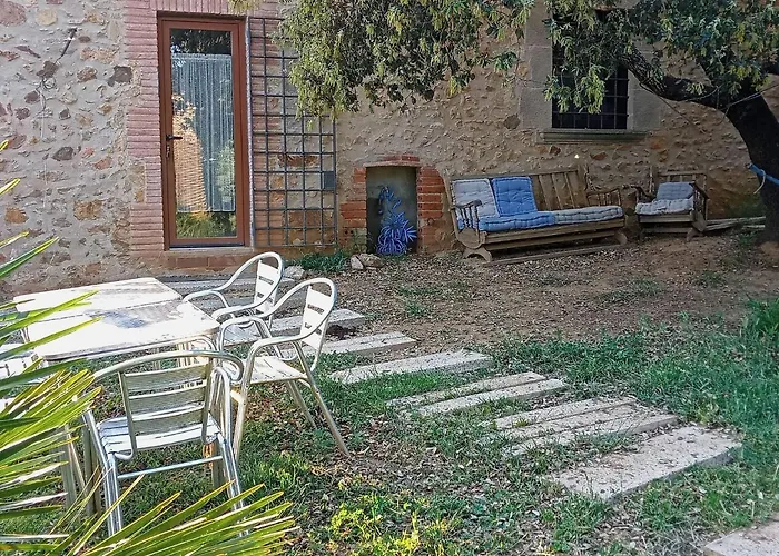 Rustic Holiday Home Les Corts Del Mas Virrei